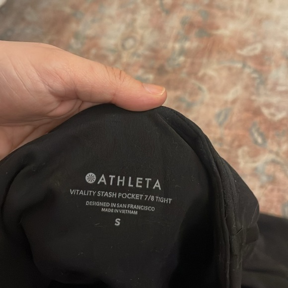 Athleta Black Vitality Stash Pocket 7/8 Tight in Powervita Leggings - Picture 3 of 3